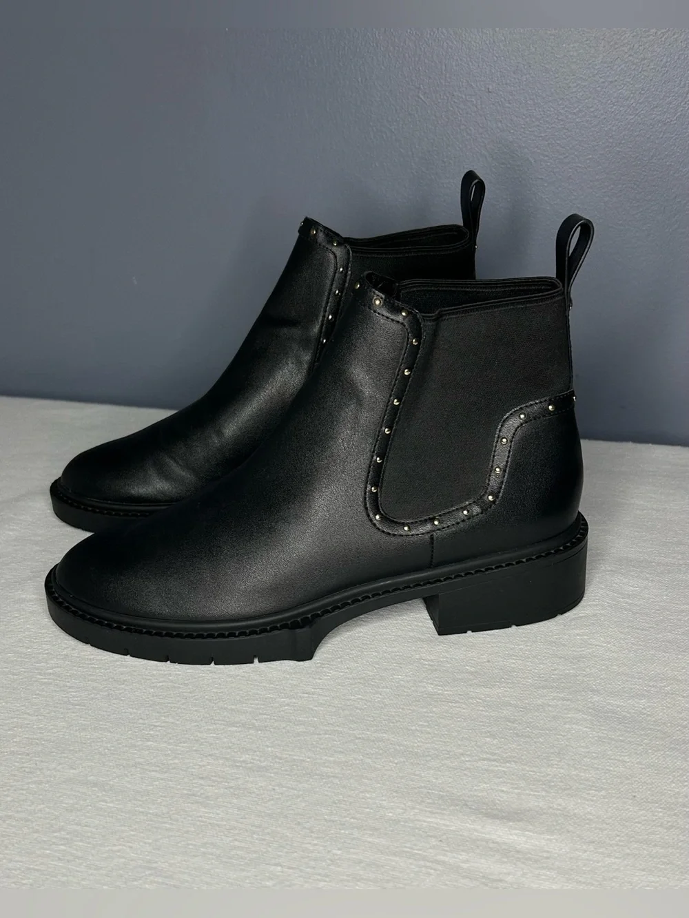 Coach Boots Womens 8 Black Leather Chelsea Studded Ankle Bootie Lory 38.5 Pull